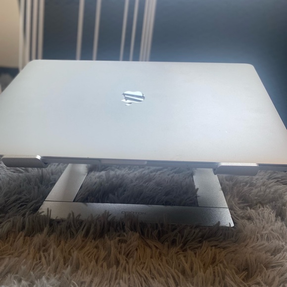 Laptop stand for desk - Picture 3 of 3